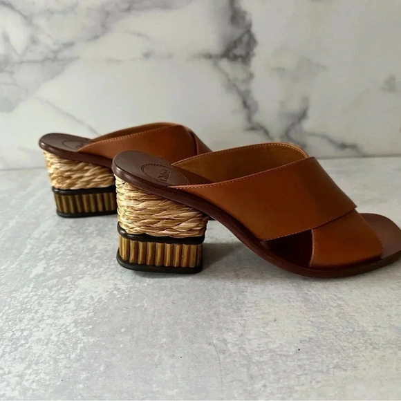Chloe Laia Raffia-trimmed Mules - Picture 2 of 8
